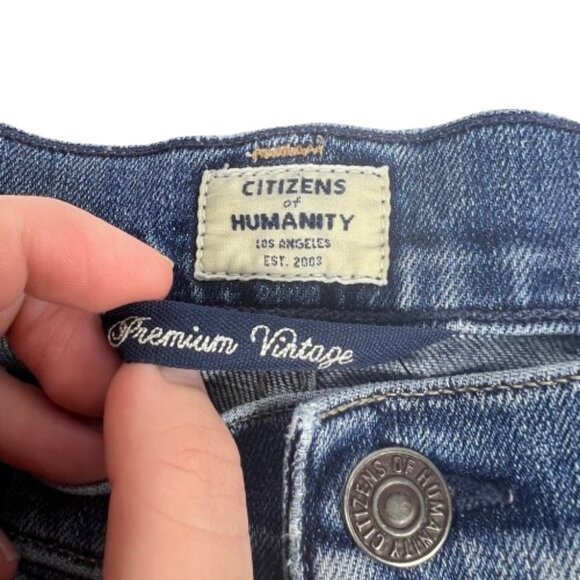 Citizens of Humanity Womens Boyfriend Cuttoff Jean Shorts Size‎ 26 Distressed - Picture 5 of 12